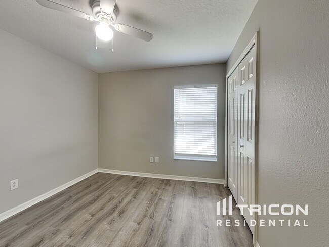 Building Photo - 5547 Braddock Dr