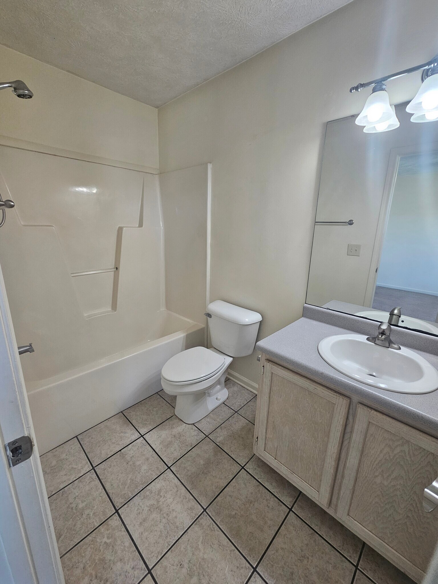 Building Photo - 2701 Ashby Dr