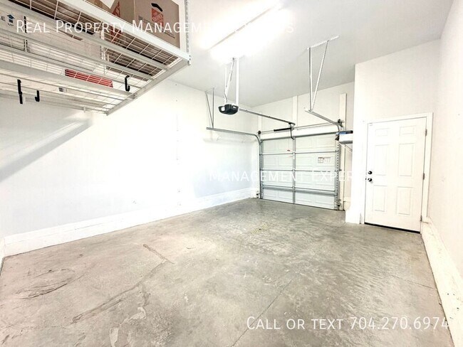 Building Photo - 269 W G St