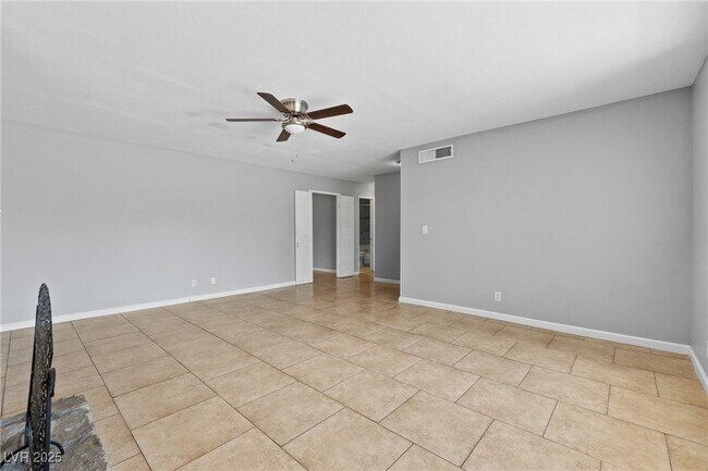 Building Photo - 2896 Klinger Cir