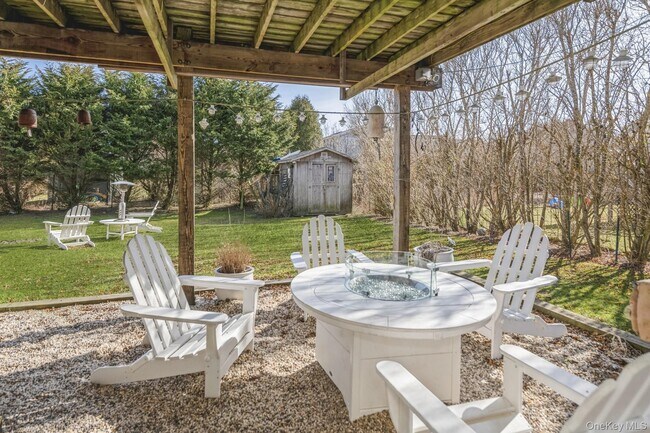 Building Photo - 33 Hoppin Ave