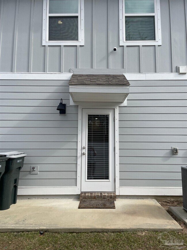 Building Photo - 1639 Iroquois Ct