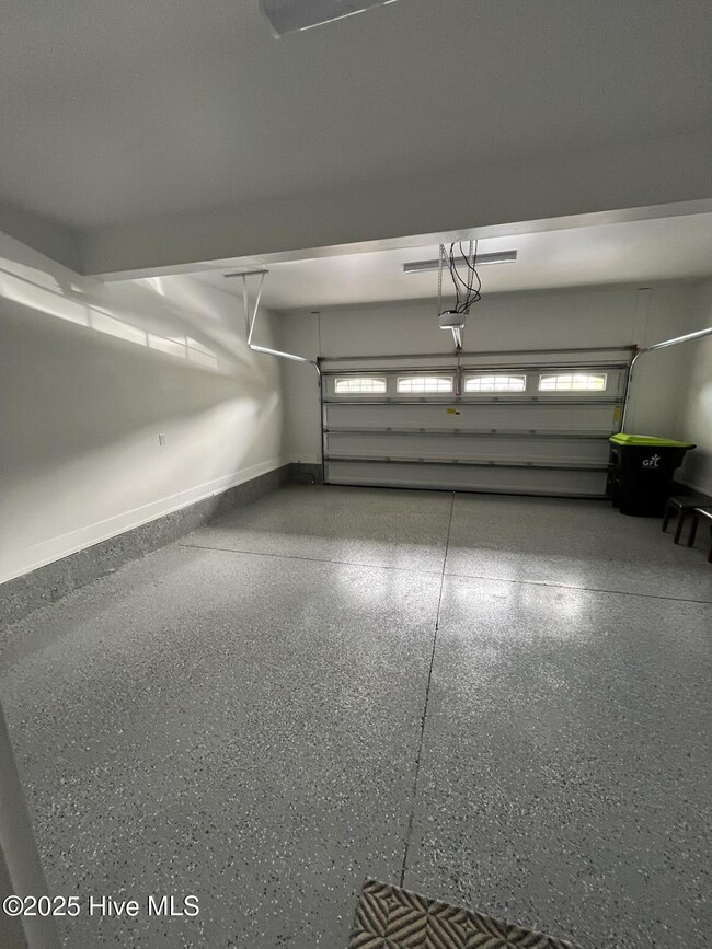 Building Photo - 604 Creekway Cir SE