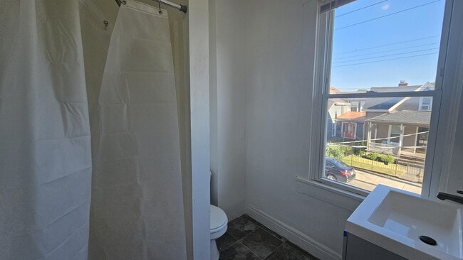 Building Photo - 415 Harrison Ave