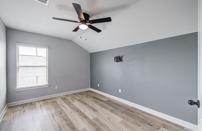 Building Photo - 12935 Northpointe Bend Dr