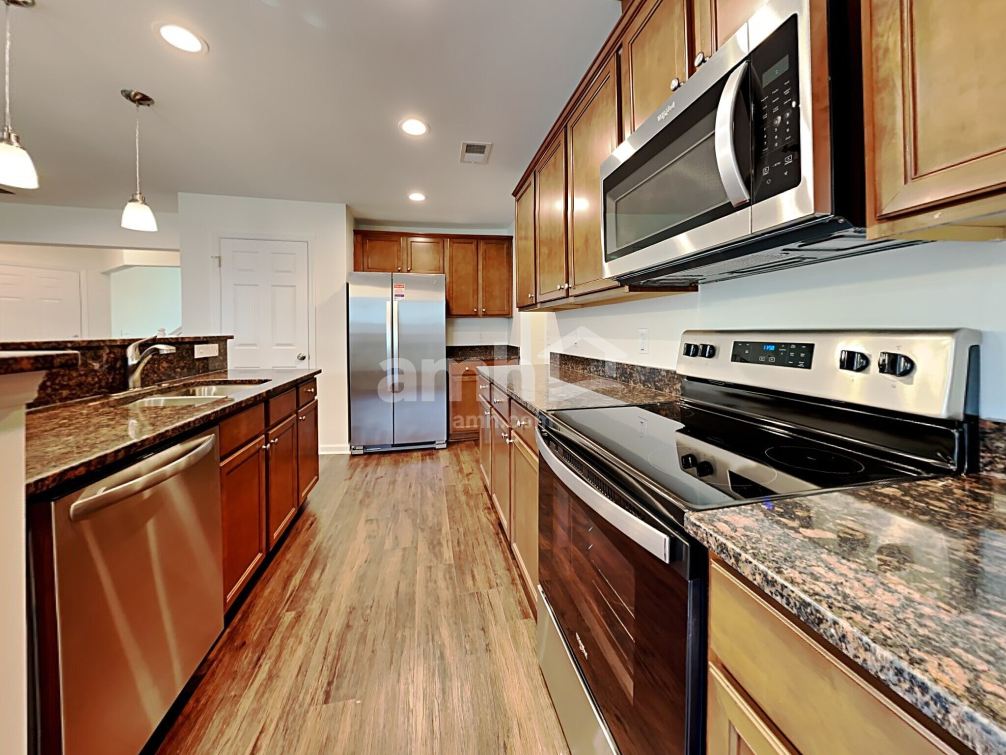 Building Photo - 422 Lions Den Dr