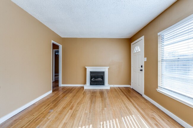Building Photo - WILSHIRE VILLAGE 3-BEDROOM