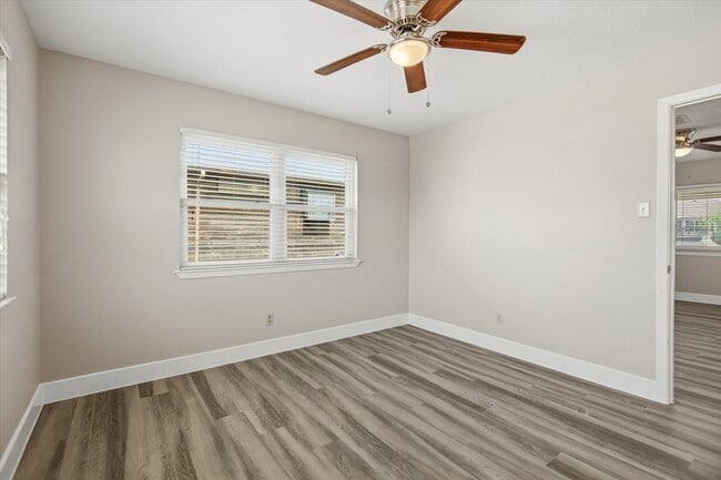 Building Photo - 505 Pompano St