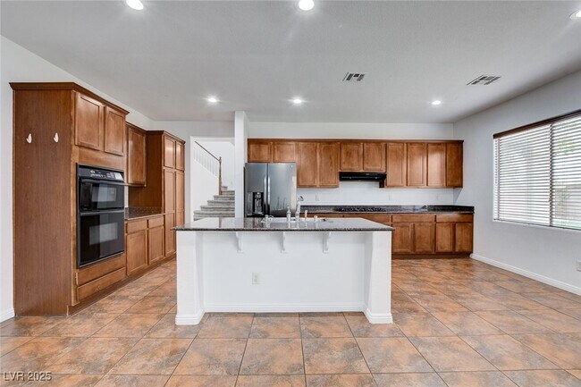 Building Photo - 8125 Chestnut Hollow Ave