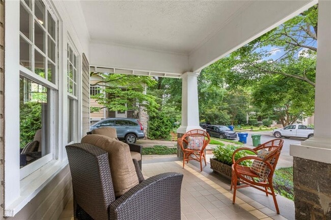 Building Photo - 976 Adair Ave NE