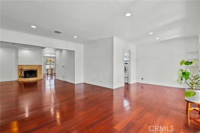 Building Photo - 23036 Burbank Blvd