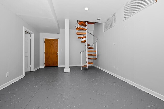 Building Photo - 7217 S Yates Blvd