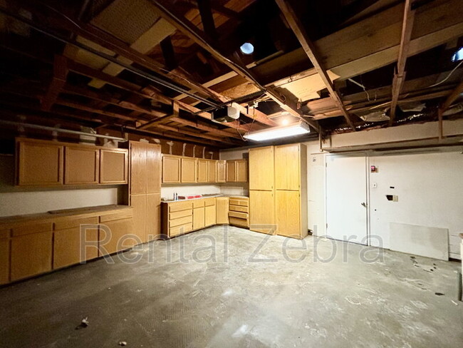 Building Photo - 2144 Herman St