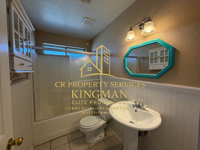 Building Photo - Move-In Ready 4BR Home with New Flooring and RV Access
