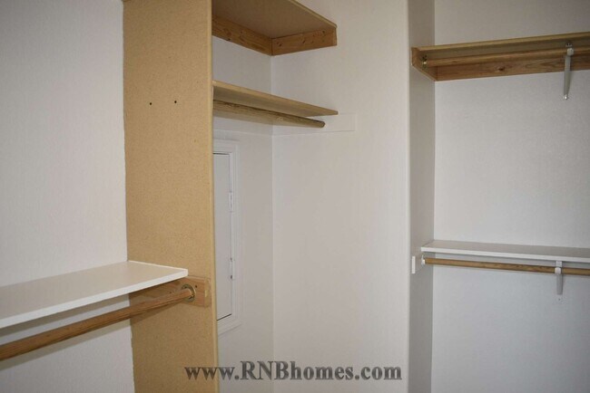 Building Photo - 2108 Macaw Ln