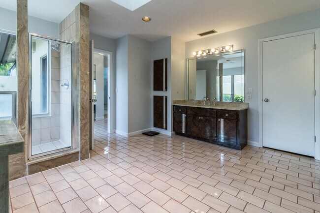 Building Photo - 2903 Banyan Blvd Cir NW
