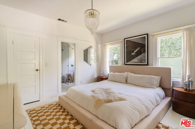 Building Photo - 1163 Nelrose Ave