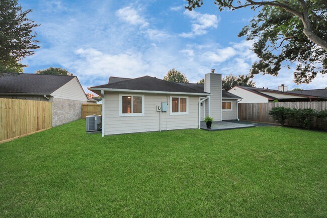 Building Photo - 2506 Lively Ln