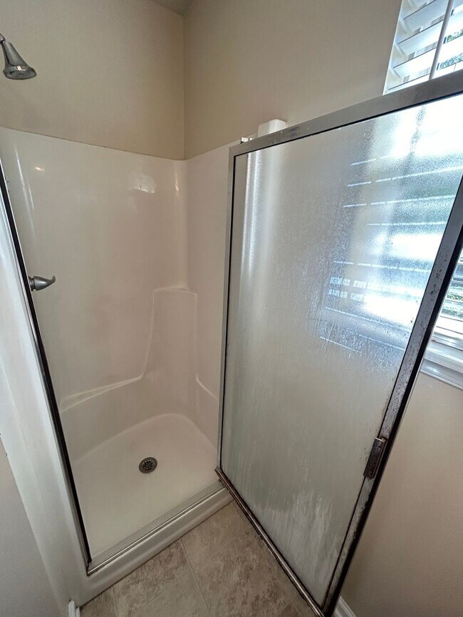 Building Photo - COMING SOON! N Greensboro, 4/2.5 home off of N Church St near Lake Jeanette & I-840