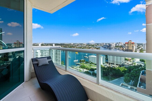 Building Photo - 101 S Fort Lauderdale Beach Blvd