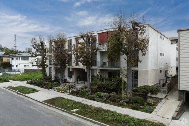 Building Exterior - 1828 Prosser Ave