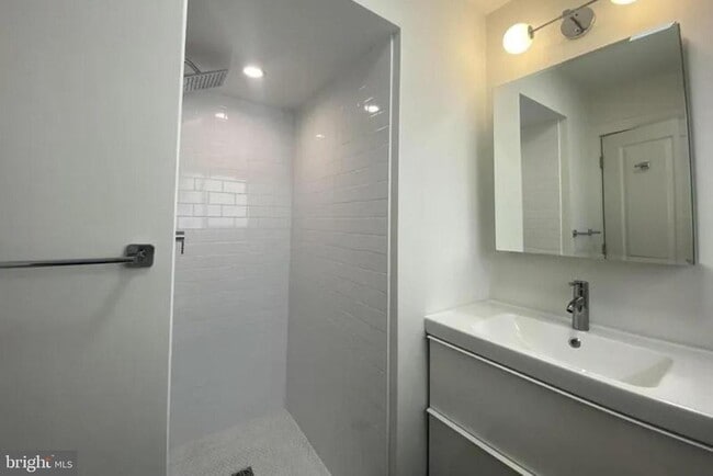 Building Photo - 1714 Mt Vernon St