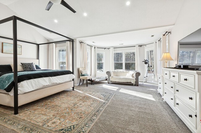 Building Photo - Move In Ready 4 Bedroom House in Yorktown!