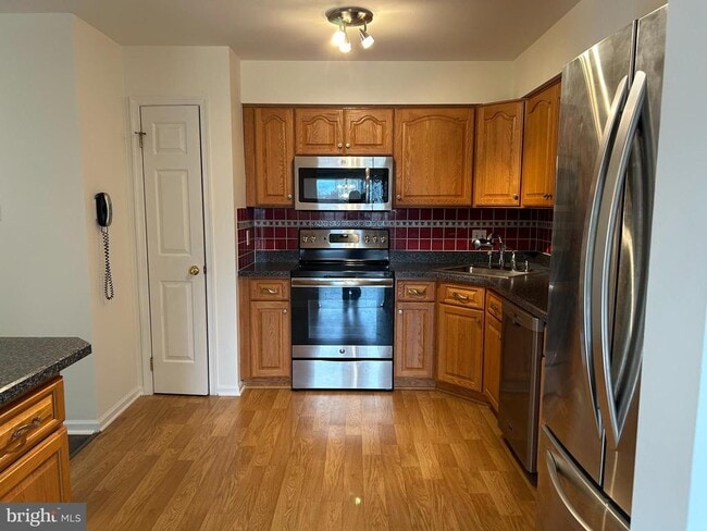 Building Photo - 201 Beacon Ct