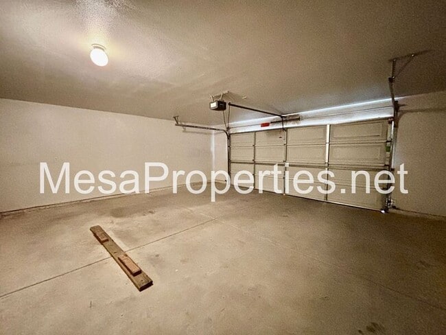 Building Photo - 14744 Hopland St