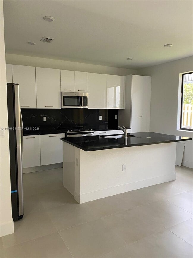 Building Photo - 13633 SW 157th Pl