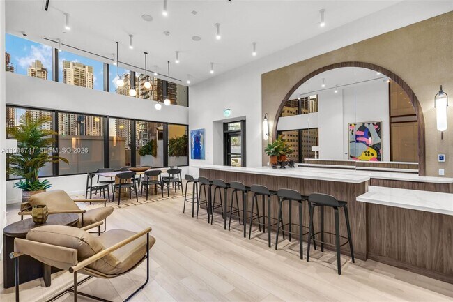 Building Photo - 225 N Miami Ave