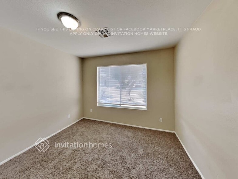 Building Photo - 8719 W Bobby Lopez Dr