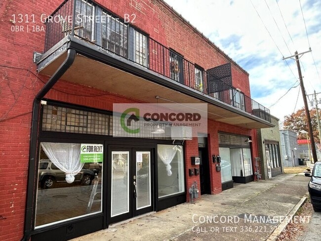 Primary Photo - 1311 Grove St