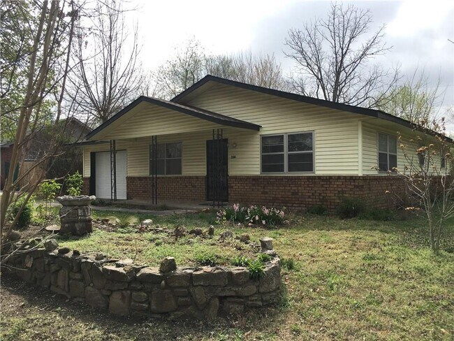 Primary Photo - 500 Crutcher St