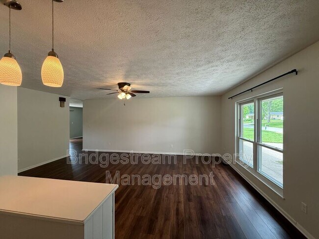 Building Photo - 4208 Bellemeade Dr
