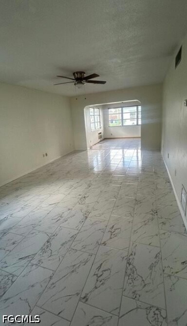Building Photo - 2213 Gardenia Way