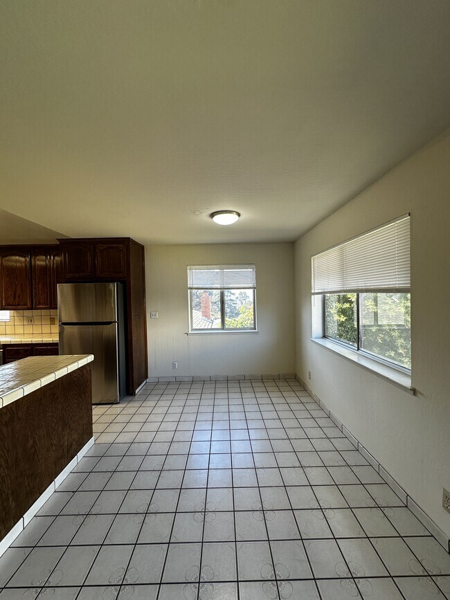 Building Photo - 154 Maiden Ln