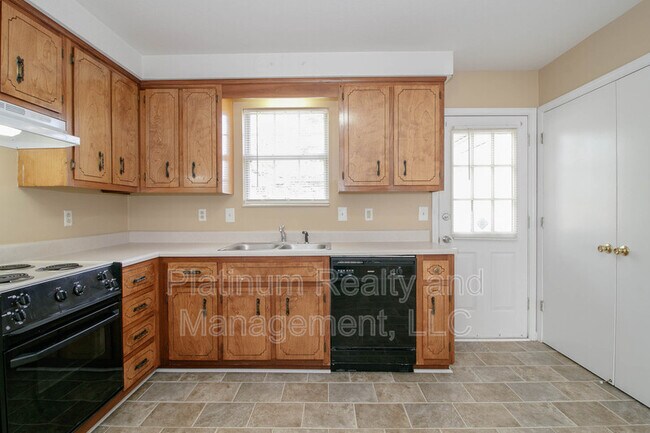 Building Photo - 363 Peabody Dr