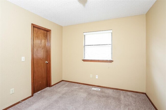 Building Photo - 11233 Cimarron Dr