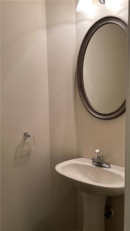 Building Photo - 3900 Dandridge Way NW