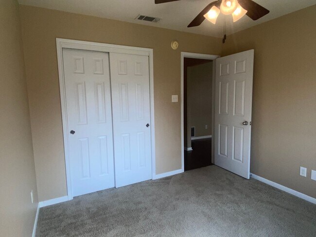 Building Photo - 4 BEDROOM BELTON ISD