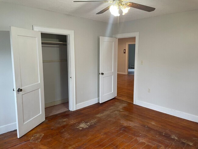 Building Photo - 12 Vine St