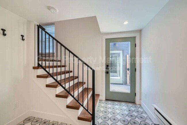 Building Photo - 1308 1/2 South Grant Street