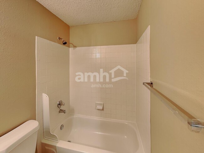 Building Photo - 9815 Criswell Crk