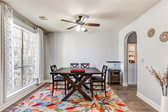 Building Photo - 2500 Charolais Ct