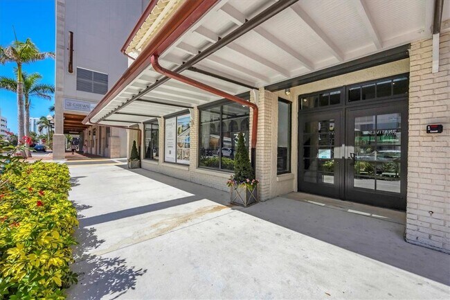 Building Photo - 33 S Palm Ave