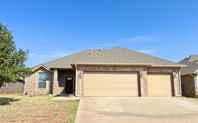 Primary Photo - Spacious Home in Yukon