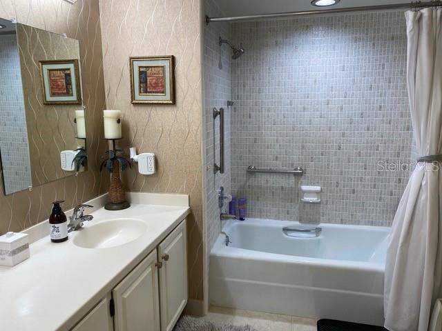 Building Photo - 5200 Brittany Dr S