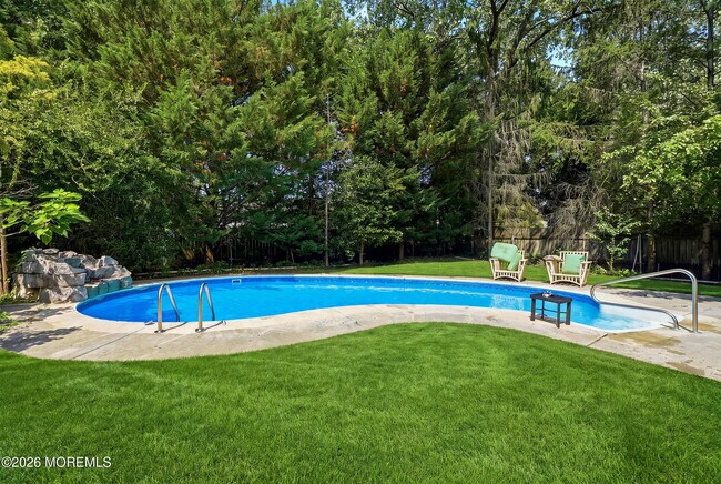 Building Photo - 470 Monmouth Pl