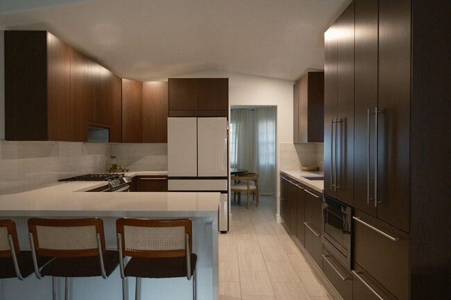 Building Photo - 53675 Avenida Martinez